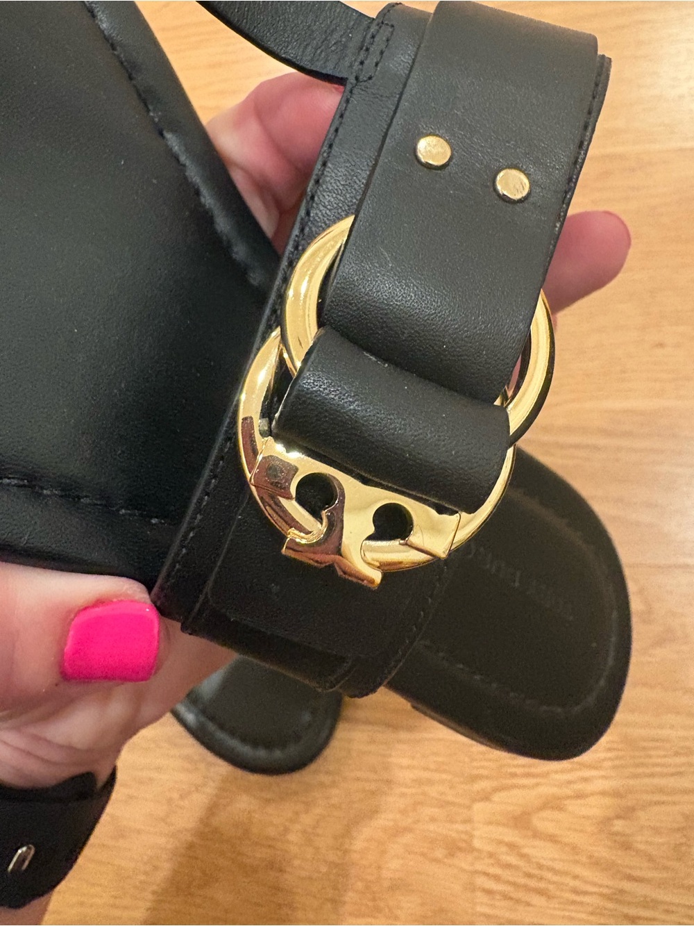 Tory Burch Black Leather Thong Sandals with Gold Chain Accent - Picture 4 of 6